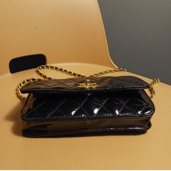 Fashion Design Like Chanel Black Patent Leather Quilted Crossbody Bag - Picture 11 of 16